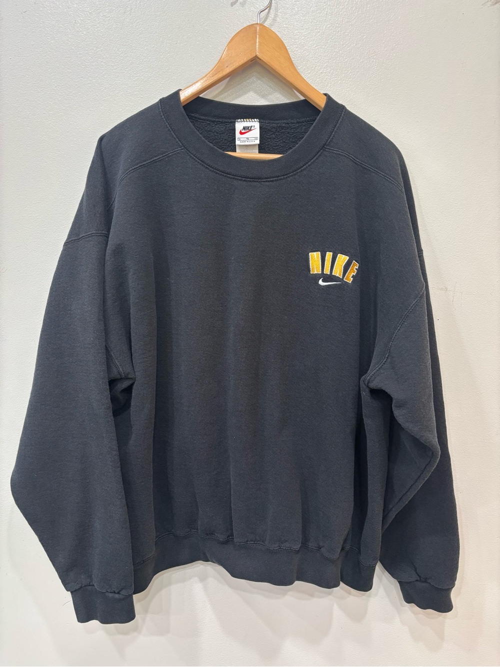 Vintage Nike Black Crewneck Embroidered Sweatshirt Men’s Size XL